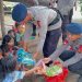 Brimob Jambi Peduli, Sambangi dan Berikan Bantuan Sosial kepada Warga SAD di Merangin. (Foto : ist)