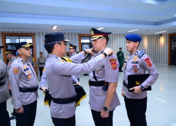 Kapolda Jambi Pimpin Serah Terima Jabatan Kabid Propam, Kabid Keu dan Tiga Kapolres. (Foto : ist)