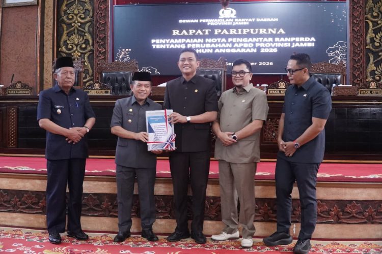 Gubernur Al Haris Sampaikan Nota Keuangan Perubahan APBD 2026. (Foto : ist)