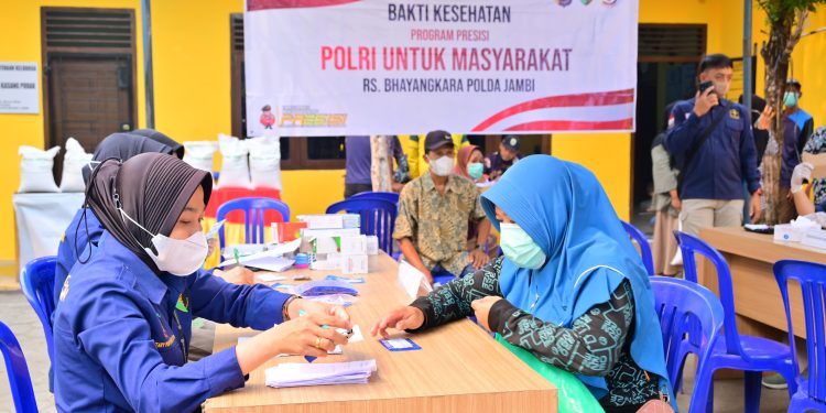 Bakti Kesehatan Presisi Polri, Polda Jambi Hadirkan Layanan Kesehatan Gratis bagi Warga Kasang Pudak. (Foto : ist)