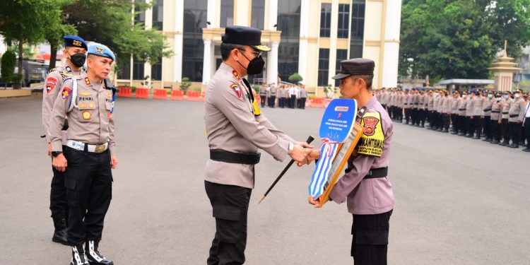 Polda Jambi Beri Penghargaan kepada Aipda Arjunif Peraih Kompolnas Award 2026. (Foto : ist)