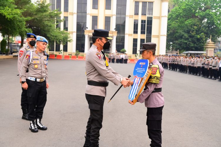 Polda Jambi Beri Penghargaan kepada Aipda Arjunif Peraih Kompolnas Award 2026. (Foto : ist)