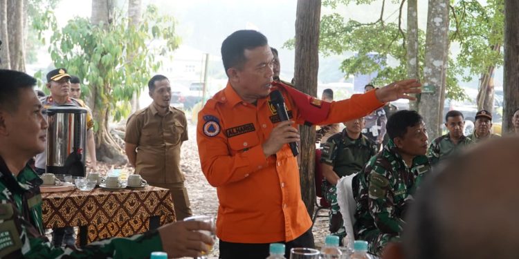 Gubernur Al Haris Dukung Inovasi Tanam Bambu di Lahan Gambut untuk Cegah Karhutla. (Foto : ist)