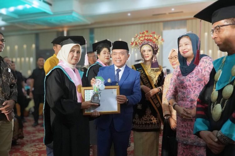 Lulusan Poltekkes Kemenkes Jambi Menjadi Bagian Penting Penguatan SDM Kesehatan. (Foto : ist)