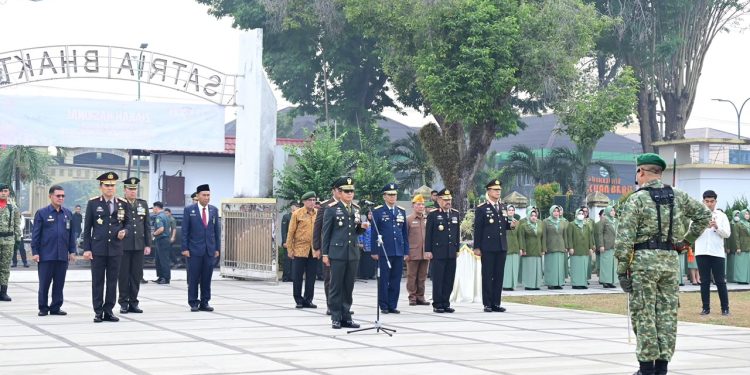Ziarah Nasional HUT ke-81 TNI, Kapolda Jambi Bersama Forkopimda Kenang Jasa Para Pahlawan. (Foto : ist)