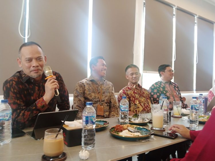 Dari kiri Tedy Arief Budiman, Imam Dwi Kuncoro, Akshon Dwi Hermawan dan Robby Fathir Nashary . (Foto : Rolan - sinarjambi.com)