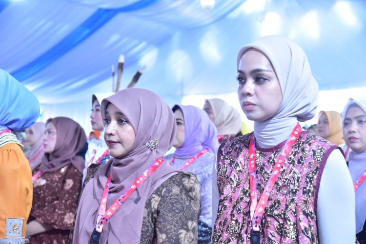 Nadiyah dan Marsha Lystia Ikuti Puncak HUT Ke-46 Dekranas. (Foto : ist)