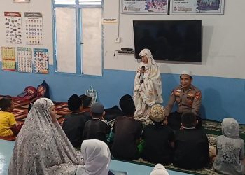 Rumah Baca Bhayangkara Bahari Polda Jambi Jadi Wadah Pembinaan Keagamaan Anak Pulau Pandan. (Foto : ist)