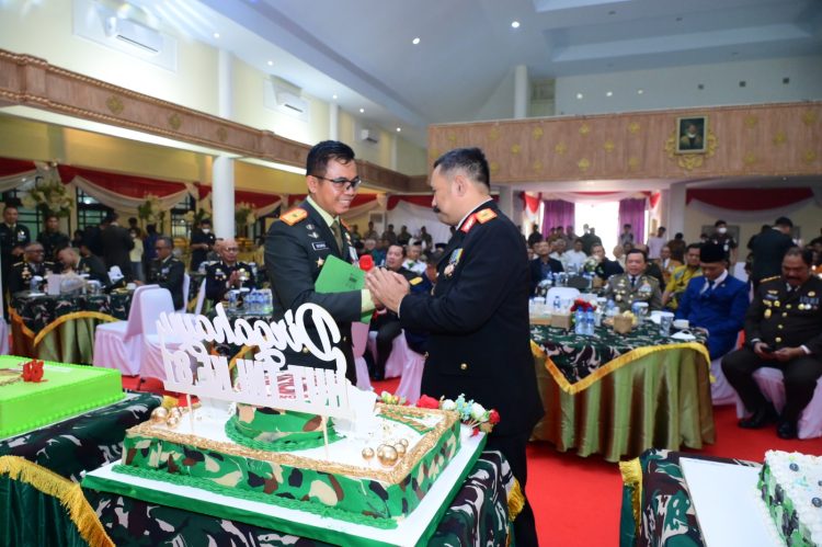 HUT TNI ke-81, TNI-Polri di Jambi Perkuat Sinergi Jaga Kedaulatan Dan Keamanan. (Foto : ist)