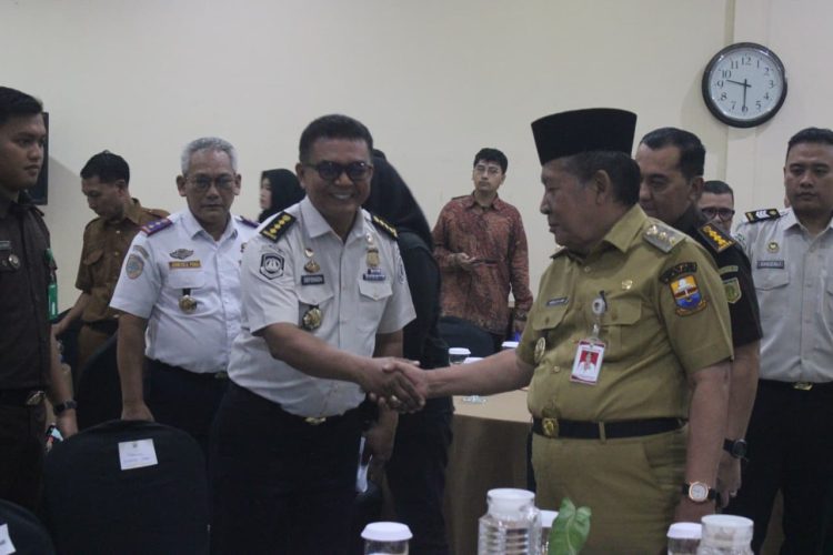 Buka Rapat Timpora Tingkat Provinsi Jambi, Wagub Sani: Perketat Pengawasan Orang Asing. (Foto : ist)