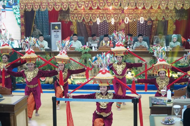 Hut Ke-27 Sarolangun, Gubernur Al Haris Tekankan Hari Jadi Sebagai Momentum Evaluasi dan Perkuat Sinergi Pembangunan. (Foto : ist)