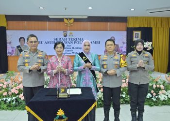 Kapolda Jambi Tekankan Peran Ibu Asuh dalam Pembinaan dan Penguatan Moril Polwan. (Foto : ist)