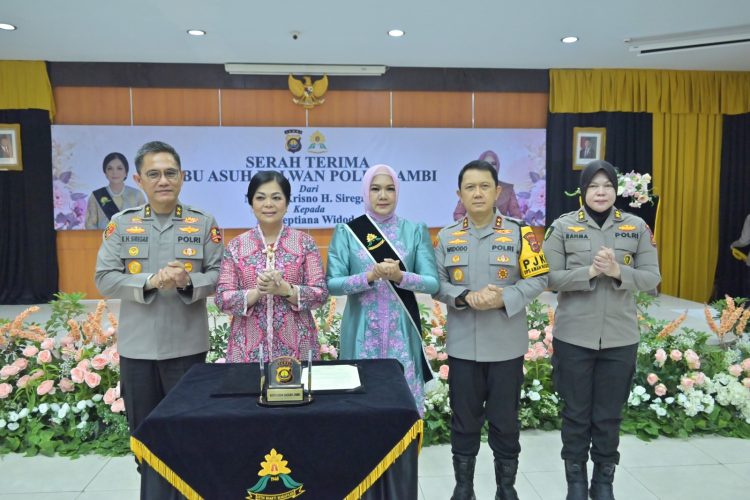Kapolda Jambi Tekankan Peran Ibu Asuh dalam Pembinaan dan Penguatan Moril Polwan. (Foto : ist)