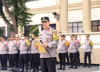 Pimpin Apel Perdana, Kapolda Jambi Tekankan Integritas, Disiplin dan Profesionalisme Kepada Seluruh Personel. (Foto : ist)