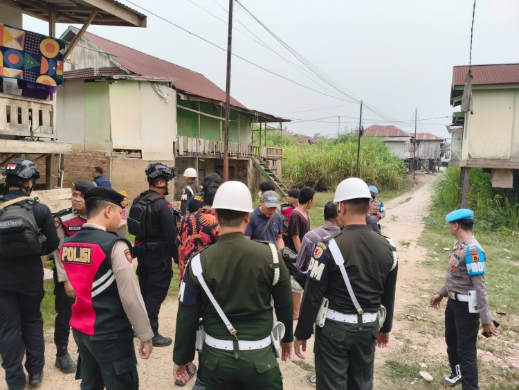 Operasi Sarang Narkoba di Pulau Pandan, Tim Gabungan Amankan Tiga Orang. (Foto : ist)