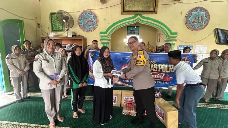 Sambut Hari Jadi ke-75 Humas Polri, Bidhumas Polda Jambi Gelar Bakti Sosial di Panti Asuhan Ainul Yaqin. (Foto : ist)