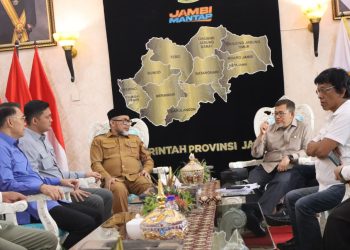 Sekda Sudirman Dampingi Kunjungan Kerja BAM DPR RI ke Jambi, Dorong Penyelesaian Persoalan Pertanahan Zona Merah Secara Adil dan Humanis. (Foto : ist)