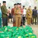 Peduli Dampak Karhutla, Gubernur Al Haris Serahkan 200 Paket Sembako dan Masker di Bungo. (Foto : ist)