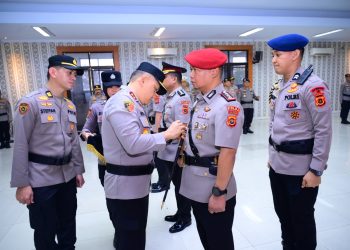 Kapolda Jambi Pimpin Sertijab Dirreskrimsus dan Dirpolair, Perkuat Profesionalisme dan Kinerja Organisasi. (Foto : ist)