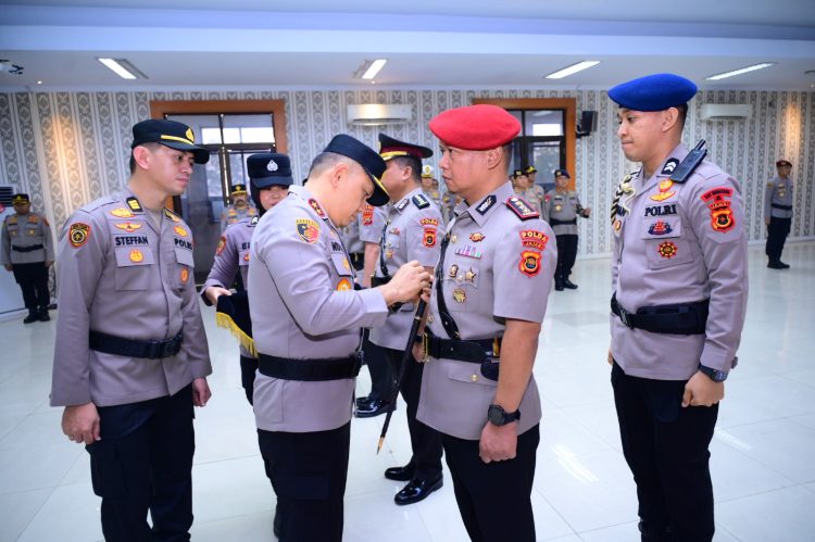 Kapolda Jambi Pimpin Sertijab Dirreskrimsus dan Dirpolair, Perkuat Profesionalisme dan Kinerja Organisasi. (Foto : ist)