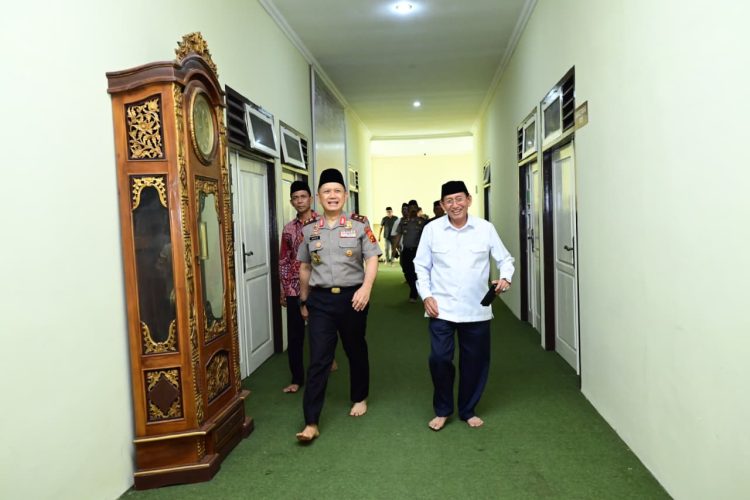 Kapolda Jambi Silaturahmi dengan MUI Provinsi Jambi, Perkuat Sinergi Ulama dan Polri Jaga Kamtibmas. (Foto : ist)