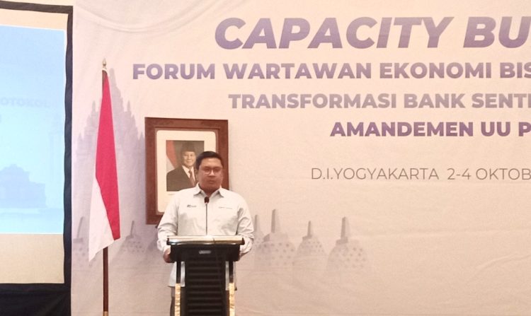 Robby Fathir Nashry membuka acara di hotel Amelia Pursari, Yogyakarta . (Foto : Rolan - sinarjambi.com)