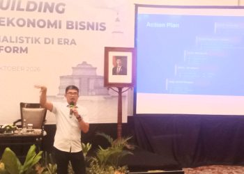 Rachmadin Ismail selaku Pemimpin Redaksi Tirto.id menyampaikan materi Membangun Bisnis Media Lewat Relevansi Audiens. (Foto : Rolan - sinarjambi.com)