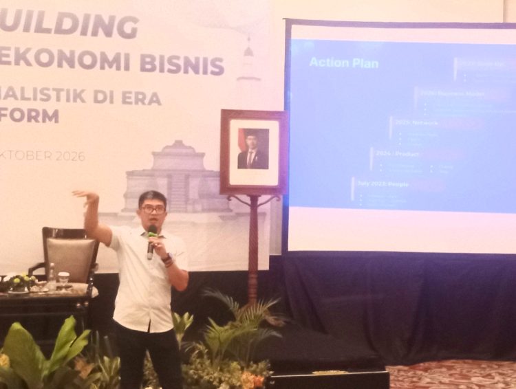 Rachmadin Ismail selaku Pemimpin Redaksi Tirto.id menyampaikan materi Membangun Bisnis Media Lewat Relevansi Audiens. (Foto : Rolan - sinarjambi.com)